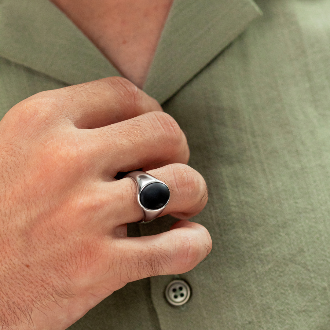 ALEXANDER LYNGGAARD Oval Signet Ring Onyx Matte Rings