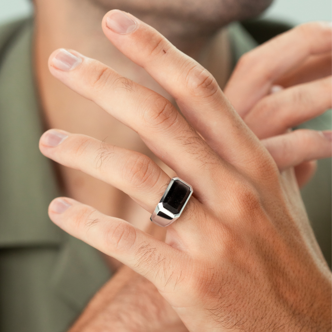 ALEXANDER LYNGGAARD Rectangle Signet Ring Onyx Matte Rings